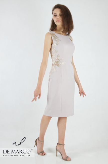 Zmysłowa minimalistyczna piękna sukienka wyszczuplająca z koronką 3D naszywaną ręcznie. Sklep internetowy De Marco