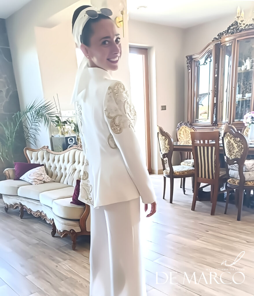 Nowoczesne białe garnitury damskie szyte na zamówienie u projektantki Władysławy Frączek właścicielki marki De Marco