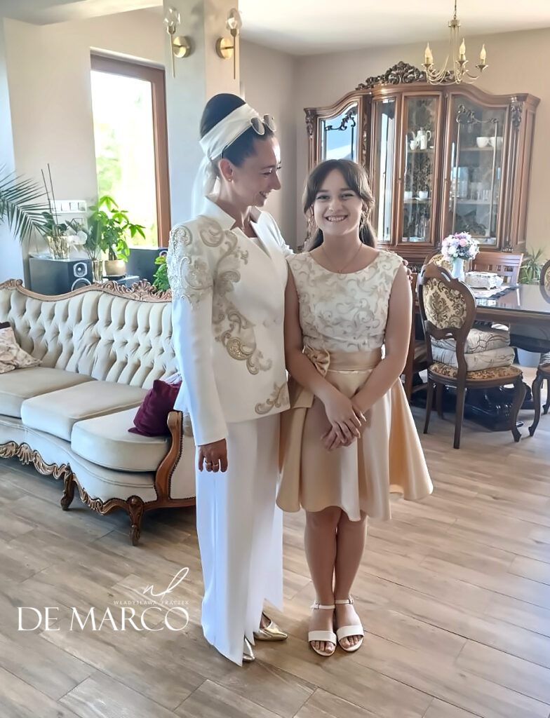 Najmodniejsze kreacje na komunię i wesele. Unikatowe sukienki, i garnitury damskie dla mamy i córki De Marco szycie na miarę 