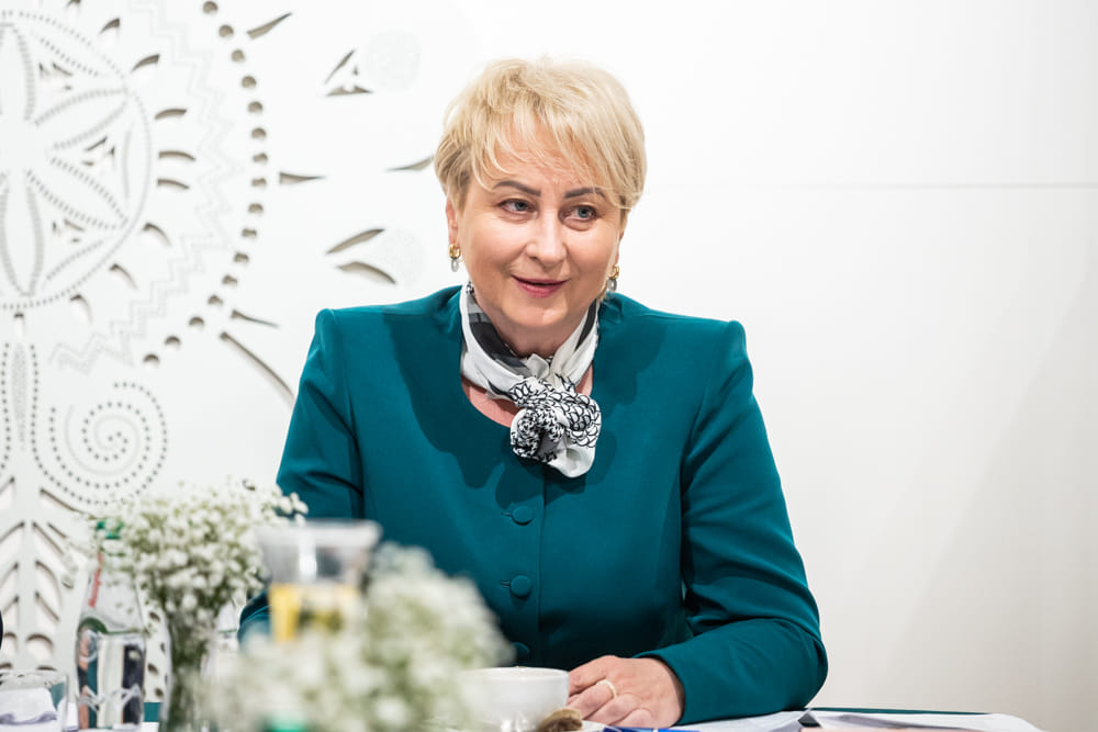 Eleganckie żakiety ze spódnicami szyte na miarę -najlepszy polski krawiec damski De Marco