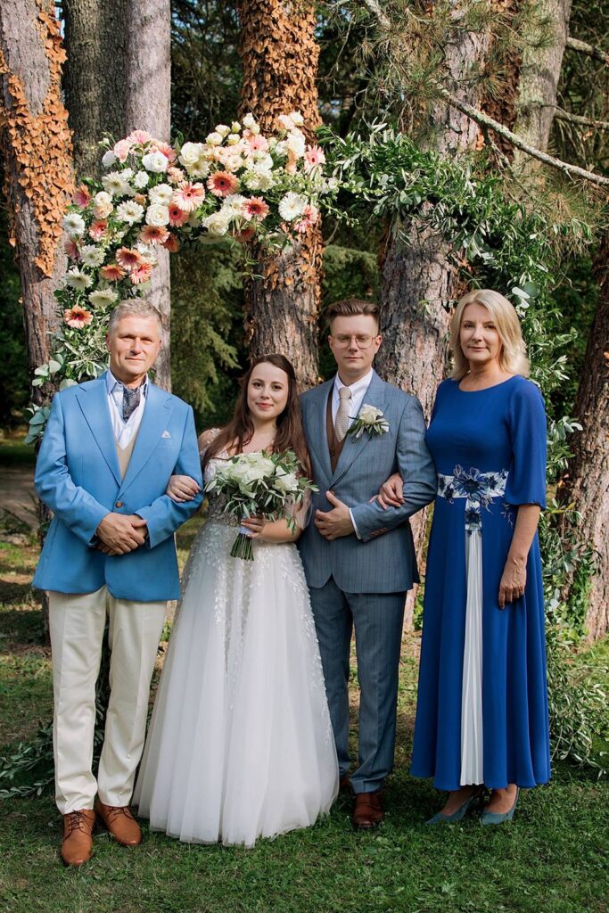 Ekskluzywna sukienka dla mamy wesela