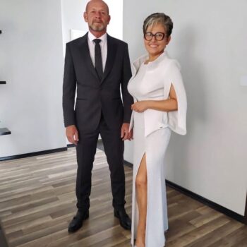 Eleganckie sukienki maxi dla kobiet 50+ – ponadczasowa elegancja De Marco