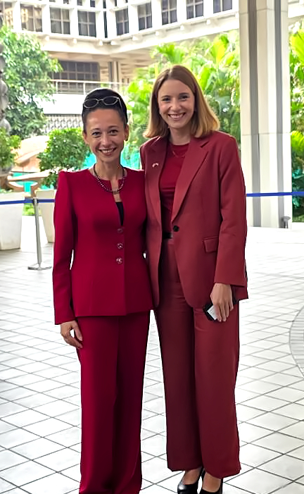 Profesjonalna odzież dyplomatyczna w Indiach - De Marco w Ambasadzie reprezentuje luksusową branżę odzieży polskiej