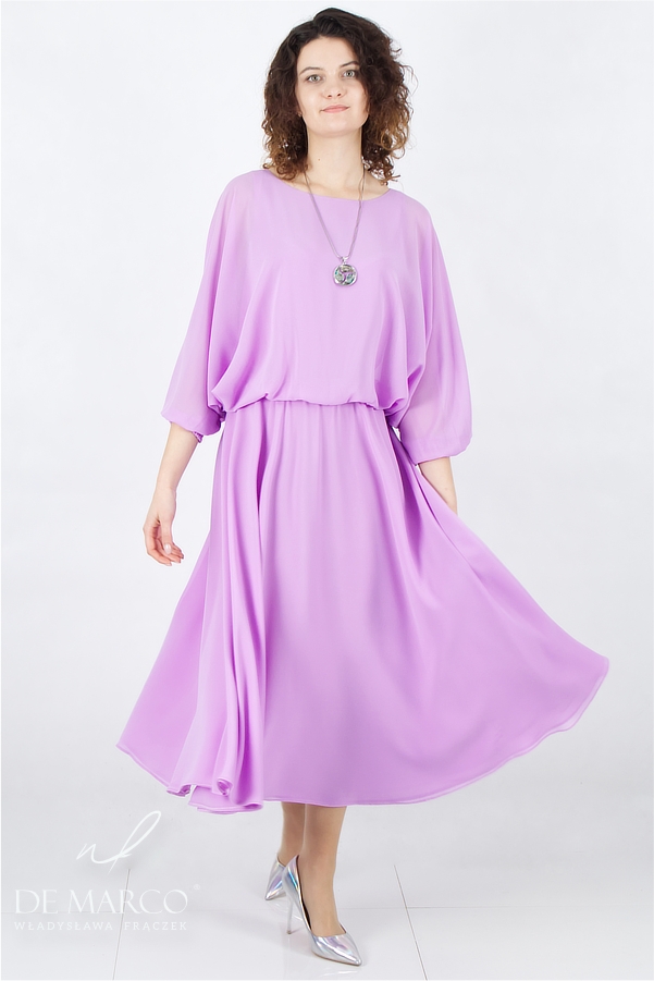 Fashionable dress made of loose fitting chiffon in powder violet