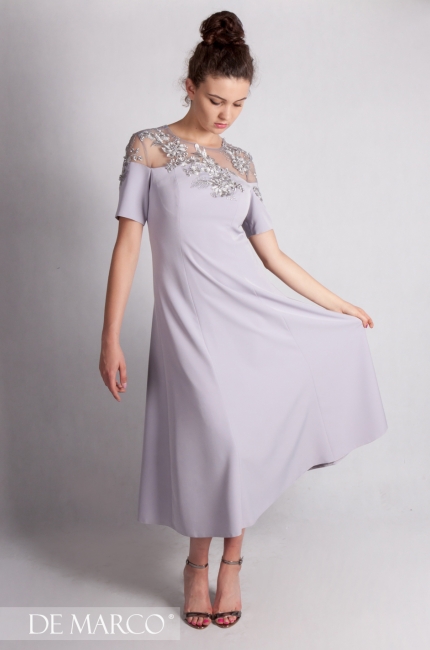 Sukienki na wesele do pół łydki na sklepie internetowym De Marco, Srebrna rozkloszowana sukienka dla mamy wesela Crystal