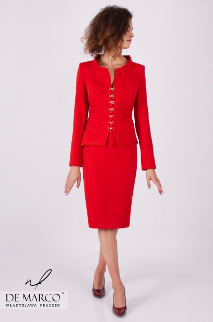 Luksusowy kostium z poszerzanym dekoltem idealny na komunię Maura II, Perfekcyjne garsonki czerwone