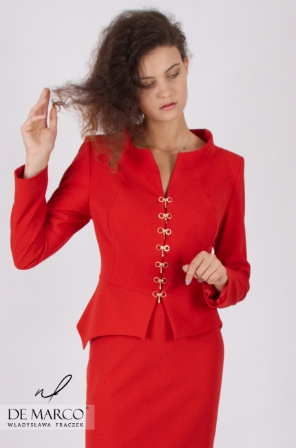 Szalenie piękny kostium wizytowy dla kobiet, które cenią sobie elegancję, szyk i klasę Maura II, Nowoczesne garsonki w kolorze czerwonym