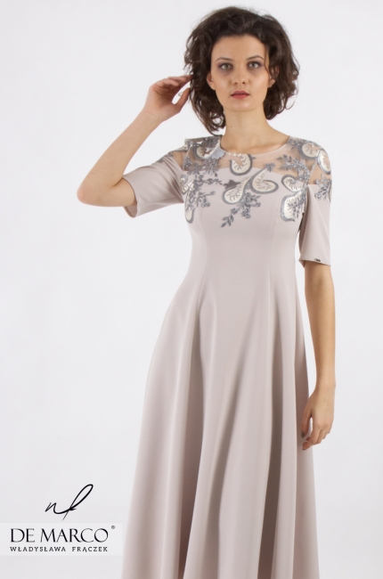 Jasno beżowa sukienka maxi z bogato zdobioną gipiurą Luna, Nowoczesne sukienki 2020