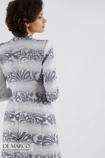 Zmysłowa sukienka pięknie odsłaniająca linię nogi Kalipso, Żakardowa odzież damska 2020