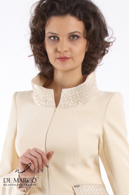 Eleganckie komplety żakiety ze spódnicą zaprojektowane są z myślą o mamie weselnej, chrzestnej, Kreacje można obejrzeć w Salonie Mody De Marco we Frydrychowicach