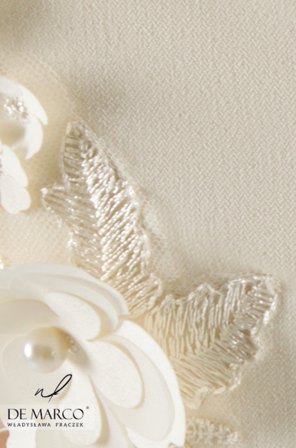 A phenomenal ball dress, exclusive party, exquisite banquet Graciela
