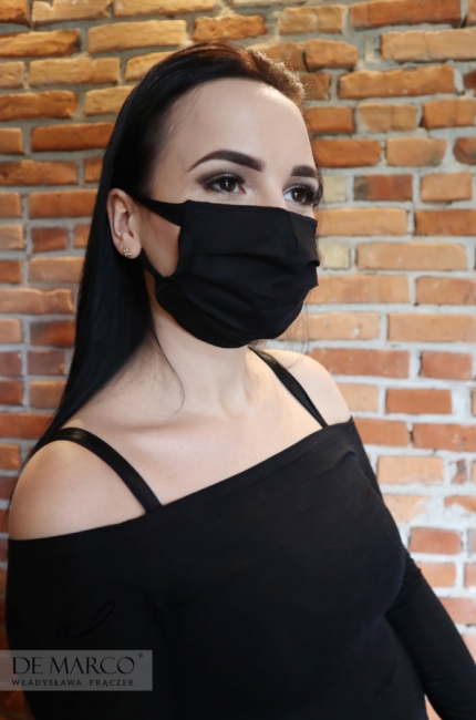 Elegancka czarna maseczka, ładnie wymodelowana na twarzy, nie odstaje i jest bardzo wygodna, Dostępne w sklepie internetowym De Marco