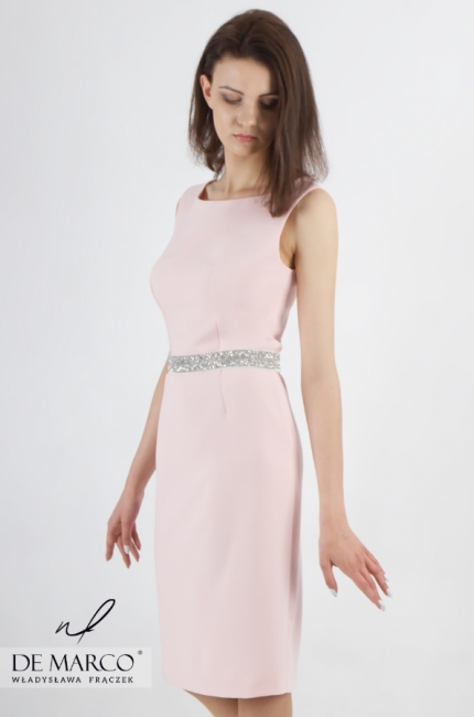 Piękna suknia zaprojektowana przez stylistkę Pierwszej Damy Leona, Ekskluzywna odzież z górnej półki De Marco