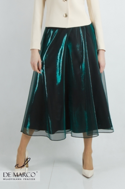 Romantic green glittering formal skirt. Fashionable shiny midi skirts from the Polish manufacturer DE MARCO