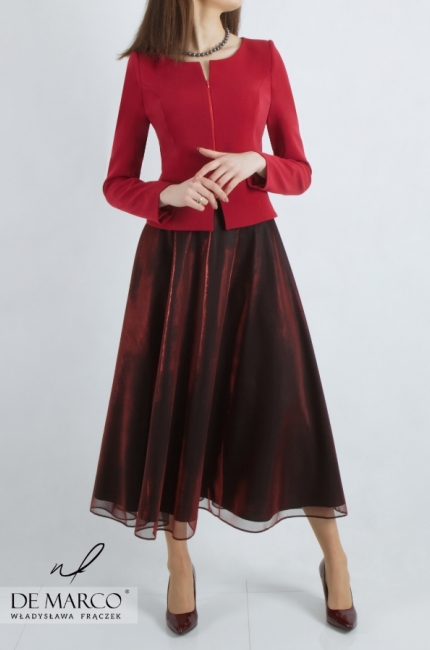 Really elegant flared midi skirt. The most fashionable burgundy skirts
