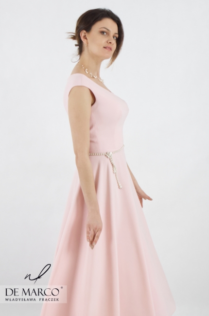 Szyta w Polsce elegancka sukienka wyjściowa długa. Różowa sukienka wizytowa. Od polskiej marki luksusowej odzieży damskiej