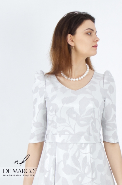 Sensual flared dress with a jacquard flower pattern. Universal formal dress with short sleeves