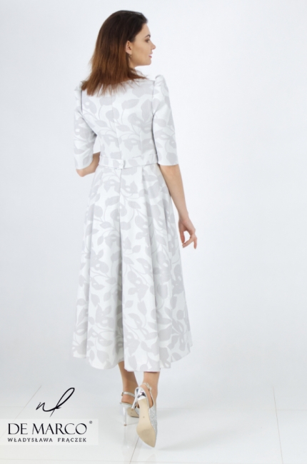 Made in Poland, the most fashionable and timeless formal dress flared from a Polish designer. Made to measure De Marco