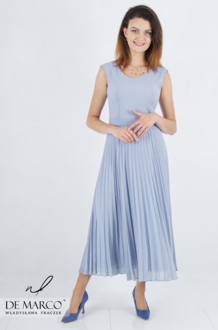 Elegant pleated midi dress without sleeves. The most fashionable pleated formal dresses from the designer