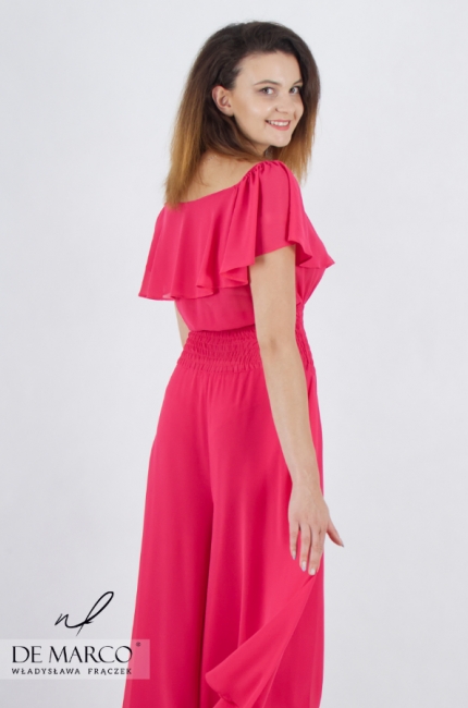 The most fashionable raspberry styling for a wedding. The most fashionable women's pantsuit in the Spanish style