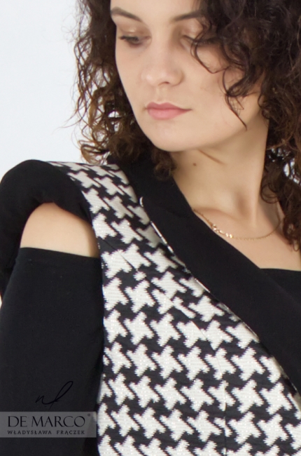 A houndstooth vest in maxi length, sewn in Poland. Made-to-measure by the designer De Marco