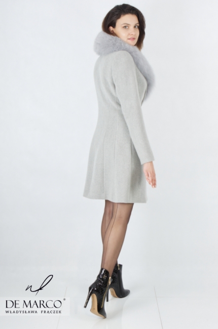 Short, light gray business wool coat sewn in Poland. Tailored sewing. De Marco online store
