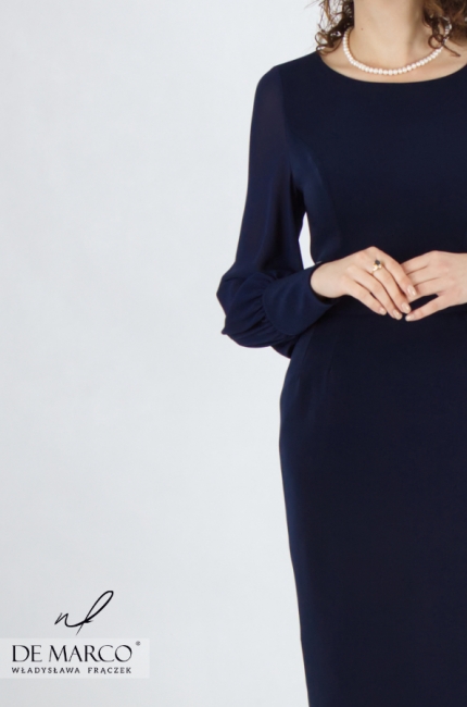 Minimalistic elegant smooth formal dress with long sleeves. Navy blue outfits for work in the office from the Polish producer De Marco. Made to measure De Marco