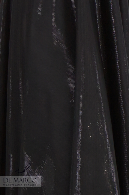 Szyta w Polsce sukienka rozkloszowana black midi. Zachwycające suknie wyszczuplające w stylu retro