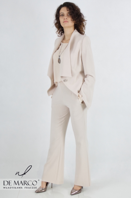 A luxurious, slightly fitted women's formal suit in a shade of beige with a blouse sewn in Poland. De Marco online store