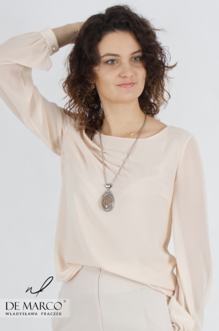 Wyjątkowo elegancka romantyczna beżowa bluzka damska idealna na przyjęcie randkę wystawę zakupy. Bluzka damska w stylu casual