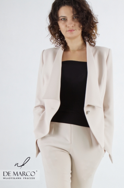 Elegant smooth women's formal suits with loose lapels. De Marco online store