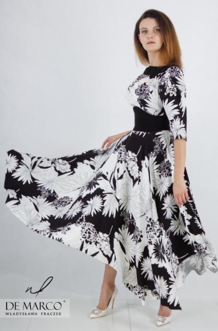 A slimming dress with a floral motif, perfect for a wedding spring summer 2023