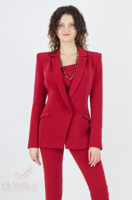 A timeless clothing base - a 3-piece women's suit in a sensual ruby red color