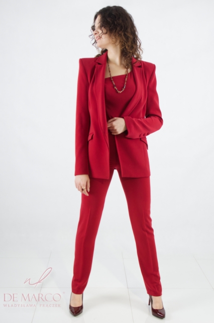 A modern women's suit sewn in Poland, a work set for parties and celebrations. One women's suit, many possibilities. De Marco online store