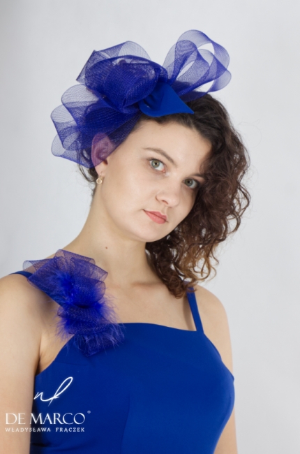 Elegant and bold fascinator in sapphire color. The most fashionable accessories and evening and formal accessories from the Polish manufacturer De Marco