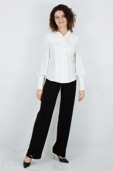 An elegant button-down shirt blouse ideal for a women's suit. De Marco online store