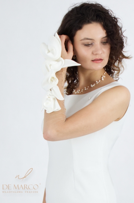Piękna elegancka rękawiczka ślubna  z motywem kwiatowym handmade. Sklep internetowy De Marco