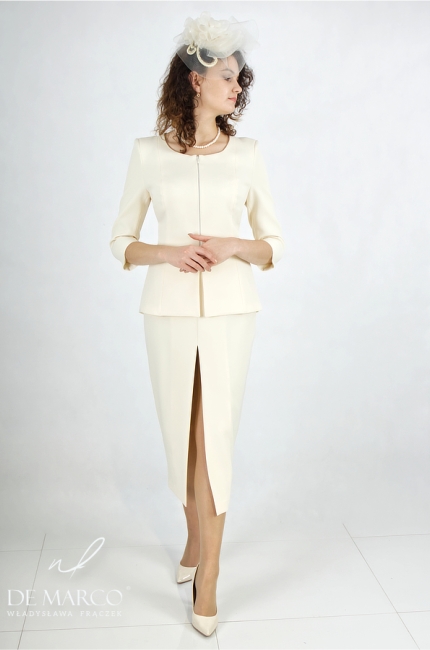 An elegant suit perfect for a wedding for the bride. De Marco online store