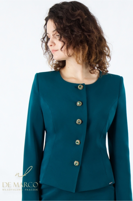Modny kostium damski w odcieniach zieleni. Projektowanie i szycie na miarę u projektanta De Marco
