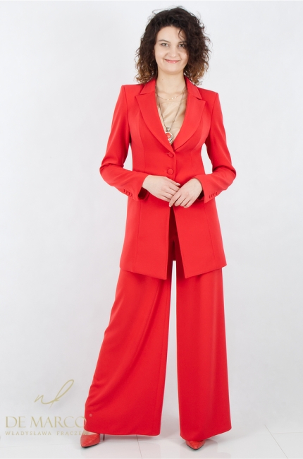 A red women's formal suit from the Polish designer Władysława Frączek De Marco