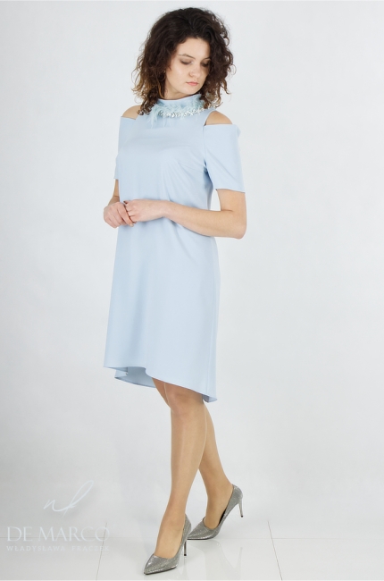 Romantyczna niebieska krótka sukienka o swobodnym kroju. Sklep internetowy De Marco