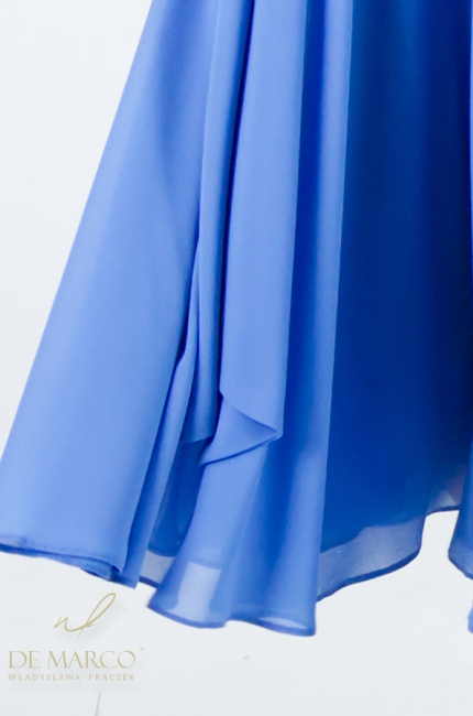 Romantyczna szyfonowa niebieska sukienka wizytowa koktajlowa. Szycie na miarę u projektanta De Marco