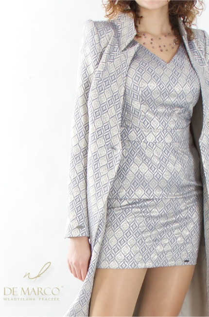 Ekskluzywny biznesowy płaszcz damski maxi typu dyplomatka żakard. Modne płaszcze wizytowe damskie od polskiego producenta. Sklep internetowy De Marco