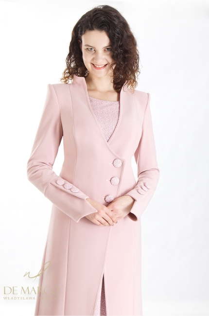 A stylish coat for a formal dress. Tailor made by De Marco