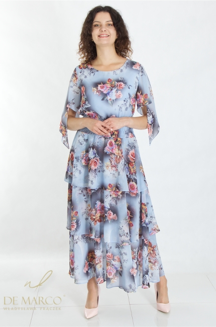 Piękne błękitne sukienki z motywem kwiatowym idealne na lato 2023 2024. Szycie na miarę De Marco