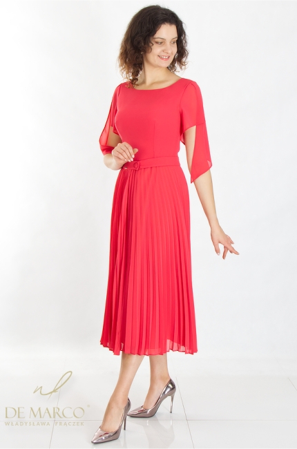 What to wear to a summer wedding party? Luxurious pleated dresses with attached skirt. Made-to-measure chiffon maxi dresses. Polish producer De Marco