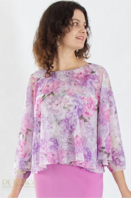A romantic skirt with a chiffon blouse in a comfortable, loose cut. Fashionable casual business suits from the Polish manufacturer De Marco