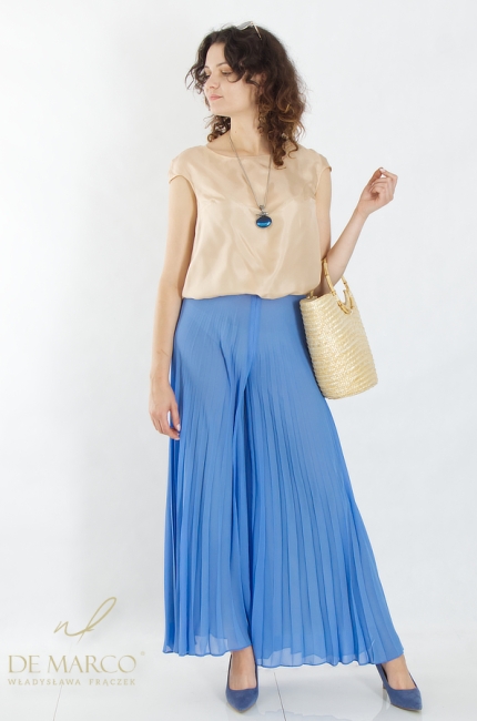 Sewn in Poland loose pleated chiffon trousers. De Marco online store