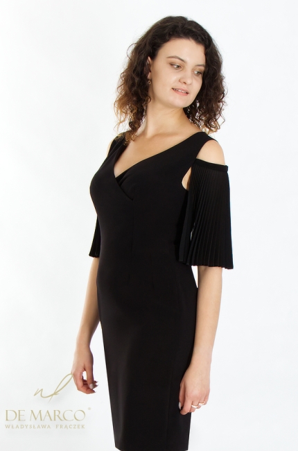 Najmodniejsze czarne sukienki mini od polskiego producenta De Marco. Modne sukienki koktajlowe mała czarna szyte na miarę - sklep internetowy De Marco