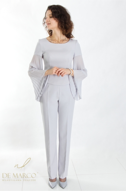 Elegant women's set with pleated trousers. De Marco tailoring